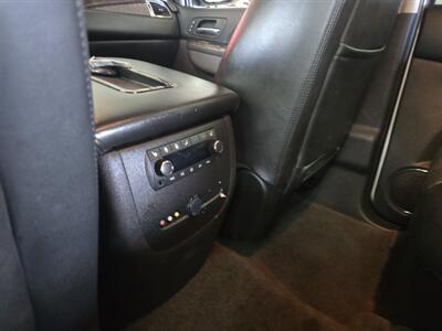 2010 GMC Yukon Denali 4DR SUV AWD   - Photo 14 - Hamilton, OH 45015