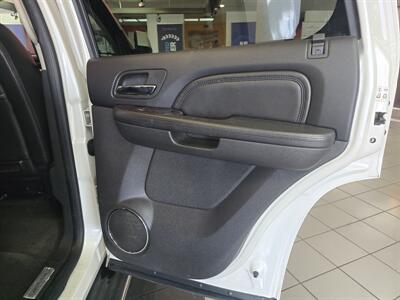 2010 GMC Yukon Denali 4DR SUV AWD   - Photo 18 - Hamilton, OH 45015