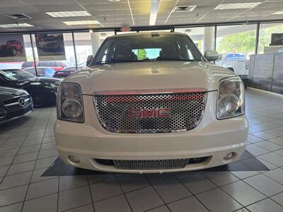 2010 GMC Yukon Denali 4DR SUV AWD   - Photo 2 - Hamilton, OH 45015