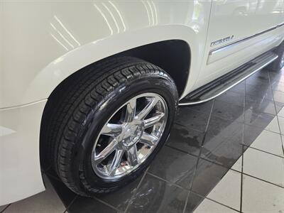 2010 GMC Yukon Denali 4DR SUV AWD   - Photo 39 - Hamilton, OH 45015