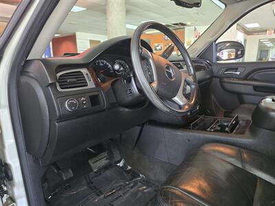 2010 GMC Yukon Denali 4DR SUV AWD   - Photo 8 - Hamilton, OH 45015