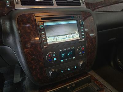 2010 GMC Yukon Denali 4DR SUV AWD   - Photo 21 - Hamilton, OH 45015