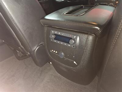 2010 GMC Yukon Denali 4DR SUV AWD   - Photo 36 - Hamilton, OH 45015