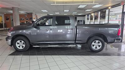 2017 RAM 1500 SLT   - Photo 2 - Hamilton, OH 45015