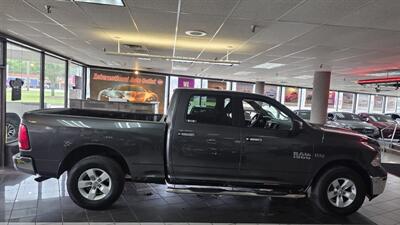 2017 RAM 1500 SLT   - Photo 5 - Hamilton, OH 45015