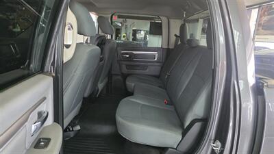 2017 RAM 1500 SLT   - Photo 18 - Hamilton, OH 45015