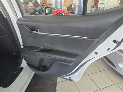 2023 Toyota Camry SE 4DR SEDAN   - Photo 15 - Hamilton, OH 45015