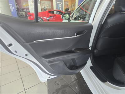 2023 Toyota Camry SE 4DR SEDAN   - Photo 10 - Hamilton, OH 45015