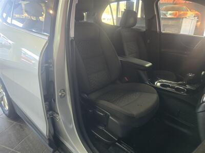 2018 Chevrolet Equinox LT 4DR SUV w/1LT   - Photo 14 - Hamilton, OH 45015