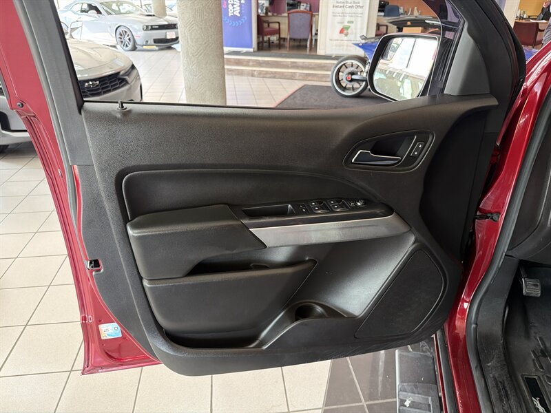 2018 Chevrolet Colorado LT - Photo 14 - Hamilton, OH 45015