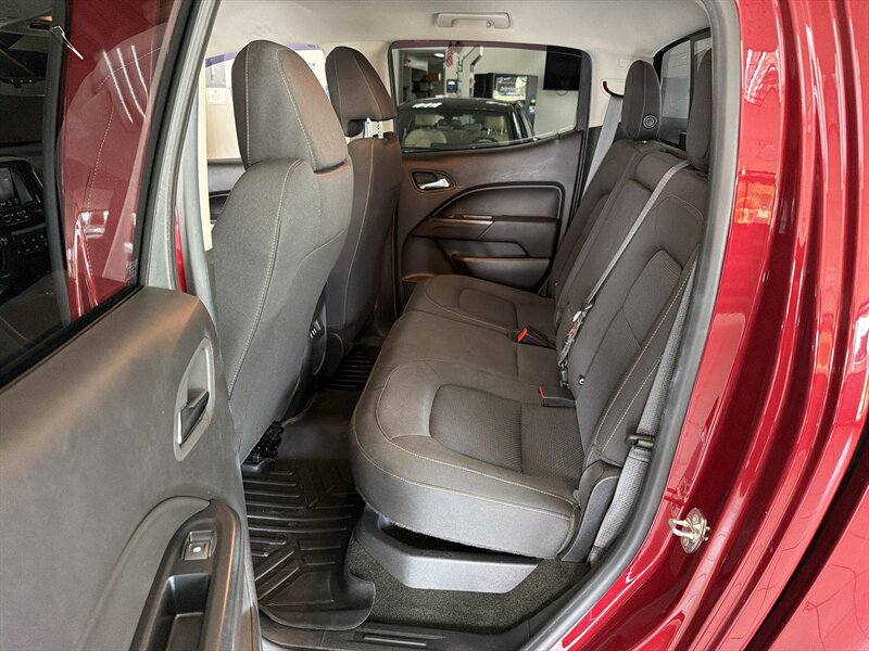 2018 Chevrolet Colorado LT - Photo 15 - Hamilton, OH 45015
