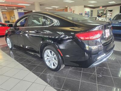 2016 Chrysler 200 Series Limited 4DR SEDAN   - Photo 6 - Hamilton, OH 45015