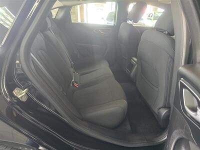 2016 Chrysler 200 Series Limited 4DR SEDAN   - Photo 15 - Hamilton, OH 45015