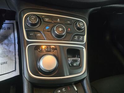 2016 Chrysler 200 Series Limited 4DR SEDAN   - Photo 18 - Hamilton, OH 45015