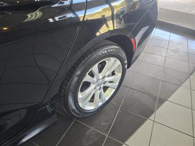2016 Chrysler 200 Series Limited 4DR SEDAN   - Photo 25 - Hamilton, OH 45015