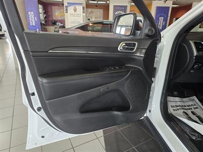 2018 Jeep Grand Cherokee Limited 4DR SUV 4X4   - Photo 7 - Hamilton, OH 45015