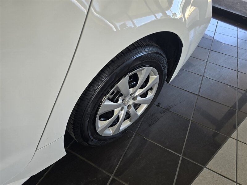 2025 Toyota Corolla LE 4DR SEDAN - Photo 31 - Hamilton, OH 45015