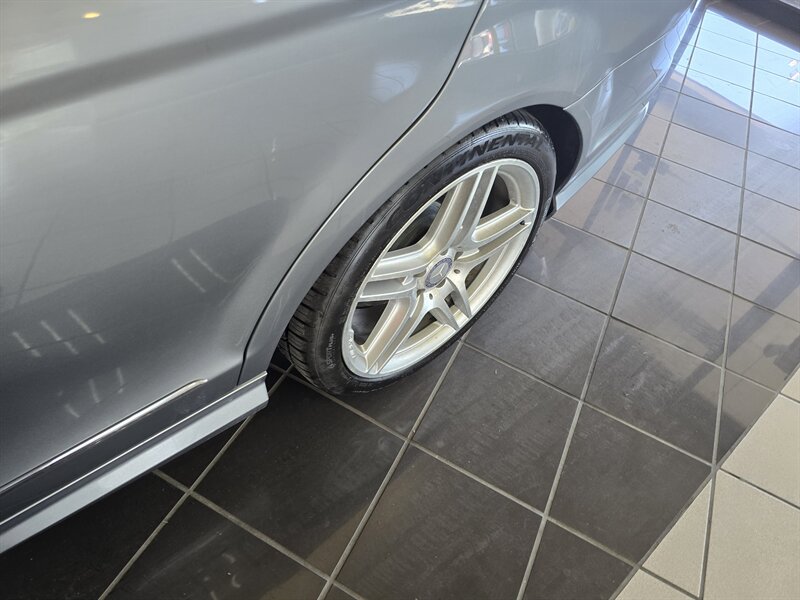 2010 Mercedes-Benz C 300 Sport 4DR SEDAN - Photo 29 - Hamilton, OH 45015