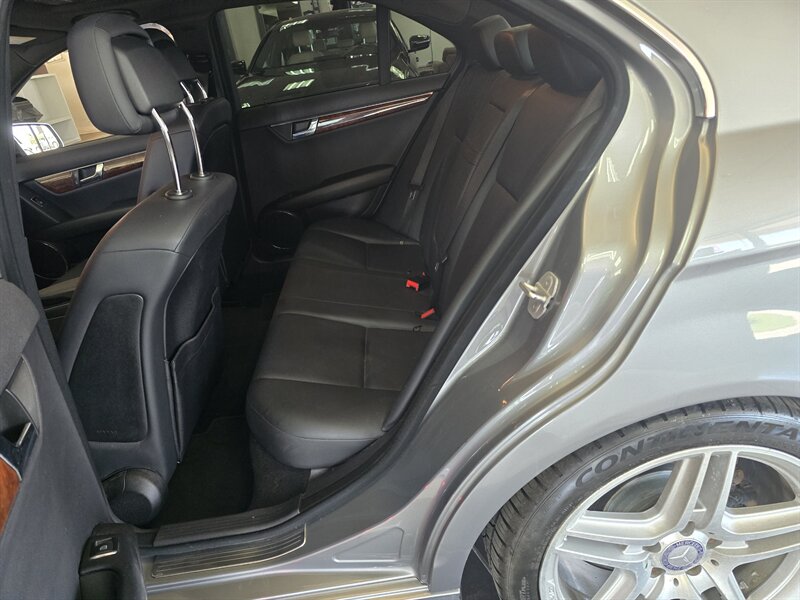 2010 Mercedes-Benz C 300 Sport 4DR SEDAN - Photo 11 - Hamilton, OH 45015