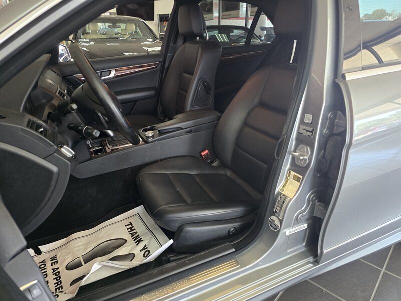 2010 Mercedes-Benz C 300 Sport 4DR SEDAN - Photo 9 - Hamilton, OH 45015