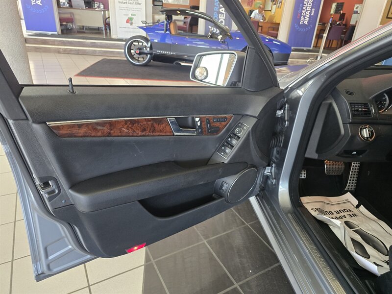 2010 Mercedes-Benz C 300 Sport 4DR SEDAN - Photo 7 - Hamilton, OH 45015