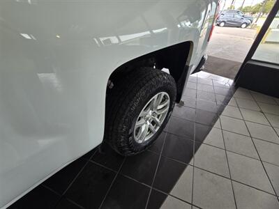 2017 Chevrolet Silverado 1500 LT 4DR EXTENDED CAB 4X4   - Photo 28 - Hamilton, OH 45015