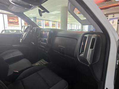 2017 Chevrolet Silverado 1500 LT 4DR EXTENDED CAB 4X4   - Photo 13 - Hamilton, OH 45015