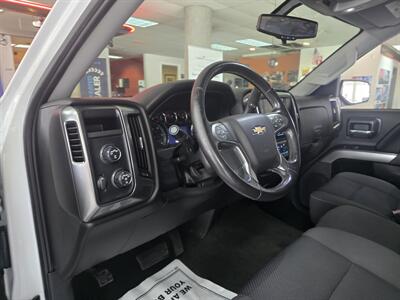 2017 Chevrolet Silverado 1500 LT 4DR EXTENDED CAB 4X4   - Photo 8 - Hamilton, OH 45015