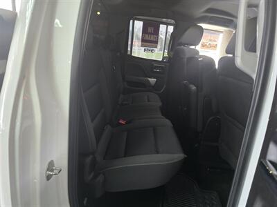 2017 Chevrolet Silverado 1500 LT 4DR EXTENDED CAB 4X4   - Photo 16 - Hamilton, OH 45015