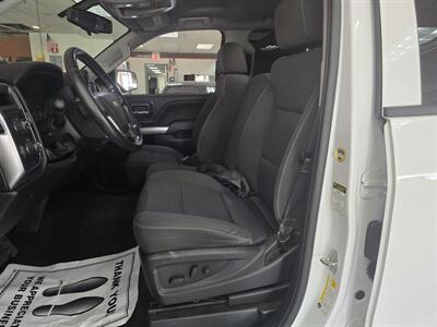 2017 Chevrolet Silverado 1500 LT 4DR EXTENDED CAB 4X4   - Photo 9 - Hamilton, OH 45015