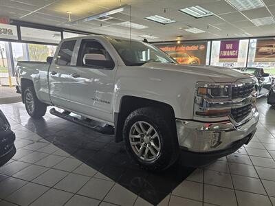2017 Chevrolet Silverado 1500 LT 4DR EXTENDED CAB 4X4   - Photo 3 - Hamilton, OH 45015