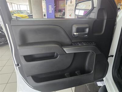 2017 Chevrolet Silverado 1500 LT 4DR EXTENDED CAB 4X4   - Photo 7 - Hamilton, OH 45015