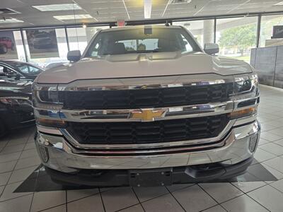 2017 Chevrolet Silverado 1500 LT 4DR EXTENDED CAB 4X4   - Photo 2 - Hamilton, OH 45015