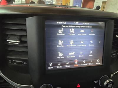 2021 RAM 1500 Laramie 4DR CREW CAB 4X4/V8   - Photo 26 - Hamilton, OH 45015