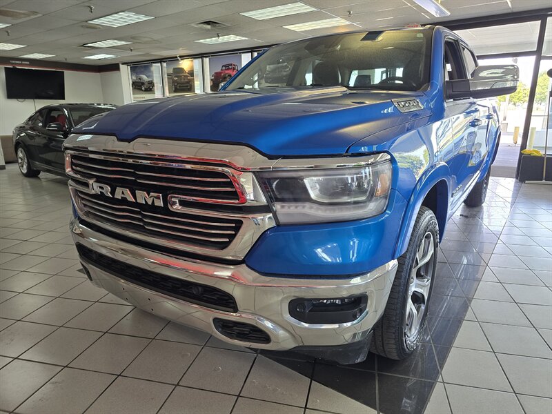 2021 RAM 1500 Laramie 4DR CREW CAB 4X4/V8 - Photo 1 - Hamilton, OH 45015