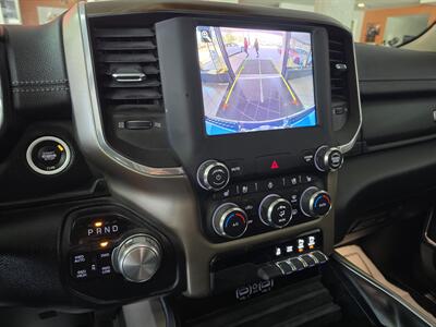 2021 RAM 1500 Laramie 4DR CREW CAB 4X4/V8   - Photo 22 - Hamilton, OH 45015