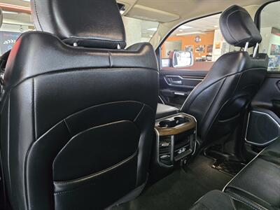 2021 RAM 1500 Laramie 4DR CREW CAB 4X4/V8   - Photo 11 - Hamilton, OH 45015
