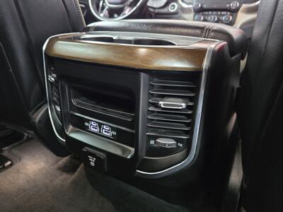 2021 RAM 1500 Laramie 4DR CREW CAB 4X4/V8   - Photo 18 - Hamilton, OH 45015