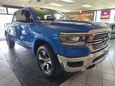 2021 RAM 1500 Laramie 4DR CREW CAB 4X4/V8   - Photo 3 - Hamilton, OH 45015
