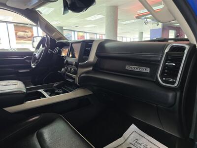 2021 RAM 1500 Laramie 4DR CREW CAB 4X4/V8   - Photo 14 - Hamilton, OH 45015