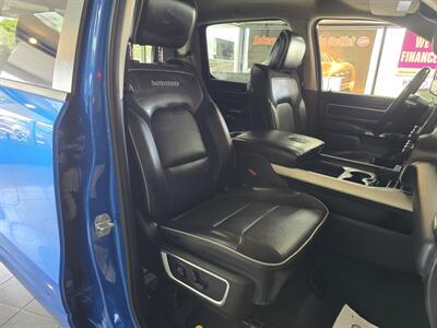2021 RAM 1500 Laramie 4DR CREW CAB 4X4/V8   - Photo 15 - Hamilton, OH 45015