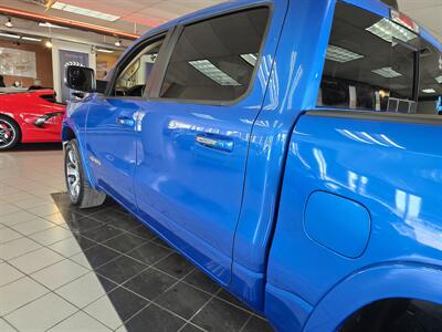 2021 RAM 1500 Laramie 4DR CREW CAB 4X4/V8   - Photo 6 - Hamilton, OH 45015