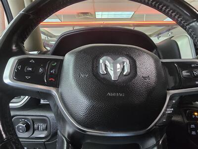 2021 RAM 1500 Laramie 4DR CREW CAB 4X4/V8   - Photo 25 - Hamilton, OH 45015