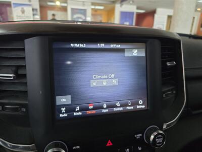 2021 RAM 1500 Laramie 4DR CREW CAB 4X4/V8   - Photo 27 - Hamilton, OH 45015