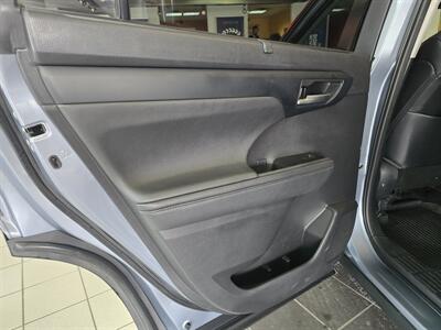 2021 Toyota Highlander XLE 4DR SUV AWD   - Photo 10 - Hamilton, OH 45015