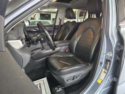 2021 Toyota Highlander XLE 4DR SUV AWD   - Photo 9 - Hamilton, OH 45015