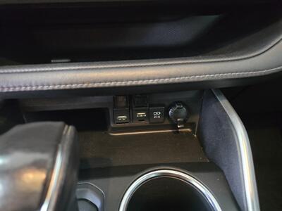 2021 Toyota Highlander XLE 4DR SUV AWD   - Photo 24 - Hamilton, OH 45015