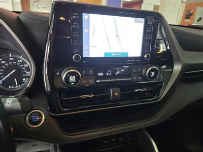2021 Toyota Highlander XLE 4DR SUV AWD   - Photo 30 - Hamilton, OH 45015