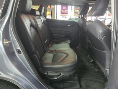 2021 Toyota Highlander XLE 4DR SUV AWD   - Photo 18 - Hamilton, OH 45015