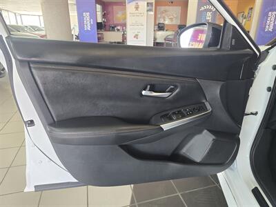 2025 Nissan Sentra SR 4DR SEDAN   - Photo 7 - Hamilton, OH 45015